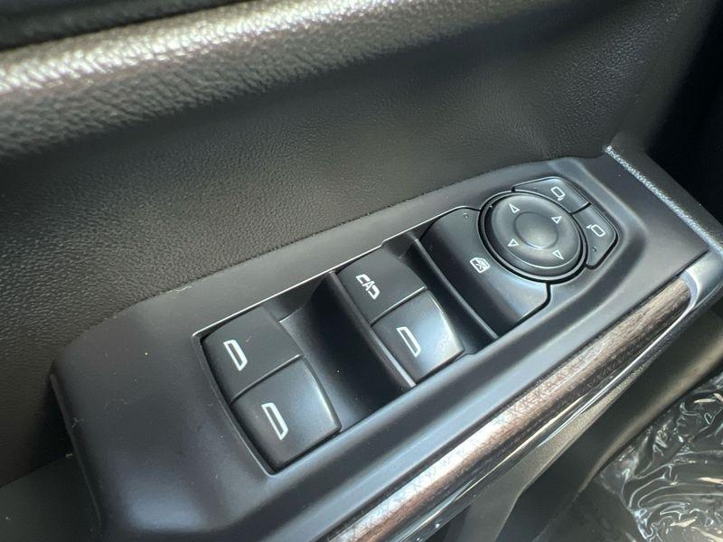 Chevrolet Silverado 1500 4WD Crew Cab 147" RST 2021