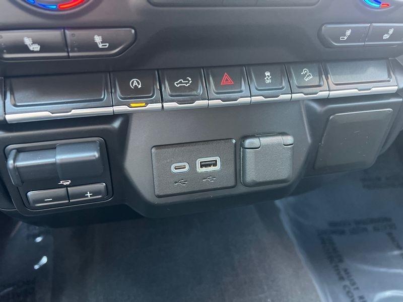 Chevrolet Silverado 1500 4WD Crew Cab 147" RST 2021