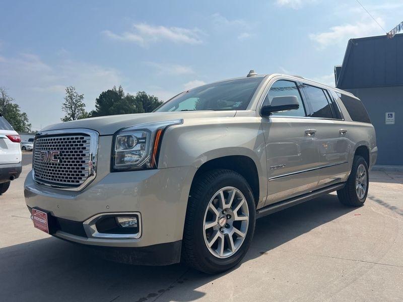 GMC Yukon XL 4WD 4dr Denali 2017