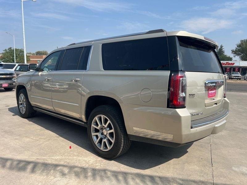 GMC Yukon XL 4WD 4dr Denali 2017