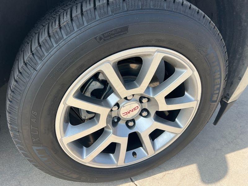 GMC Yukon XL 4WD 4dr Denali 2017