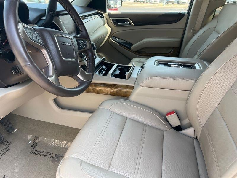 GMC Yukon XL 4WD 4dr Denali 2017