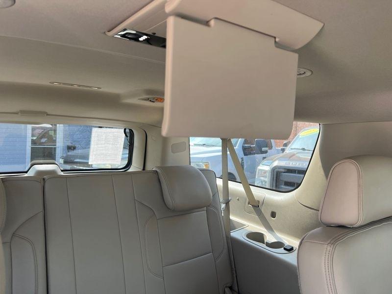 GMC Yukon XL 4WD 4dr Denali 2017