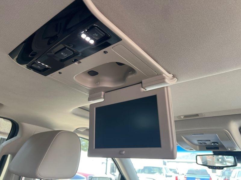 GMC Yukon XL 4WD 4dr Denali 2017
