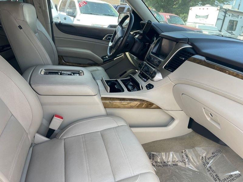 GMC Yukon XL 4WD 4dr Denali 2017