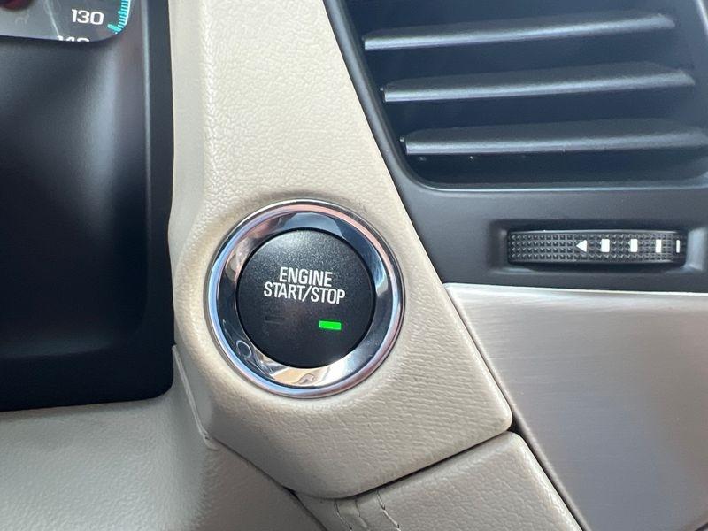 GMC Yukon XL 4WD 4dr Denali 2017