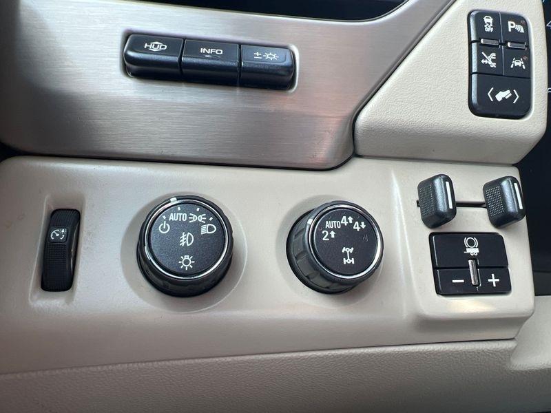 GMC Yukon XL 4WD 4dr Denali 2017
