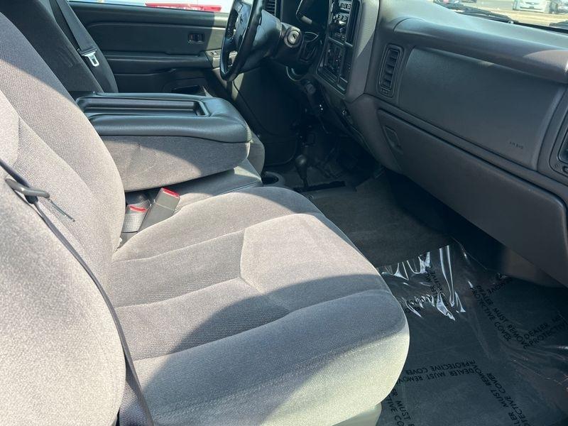 GMC Sierra 2500HD Ext Cab 157.5" WB 4WD SLE1 2006