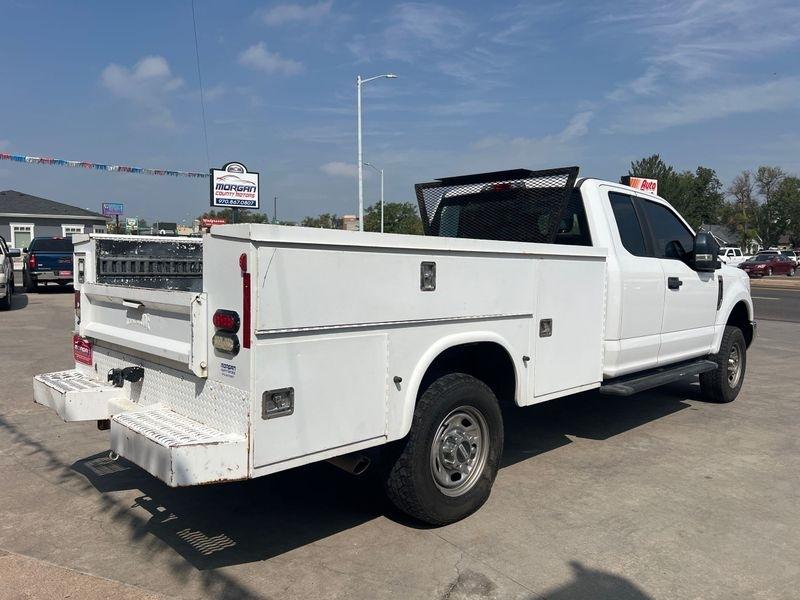 Ford Super Duty F-350 SRW Lariat 4WD SuperCab 168" WB 60" CA 2017