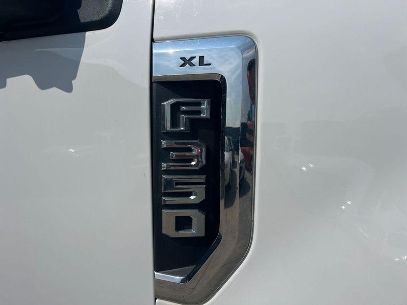 Ford Super Duty F-350 SRW Lariat 4WD SuperCab 168" WB 60" CA 2017