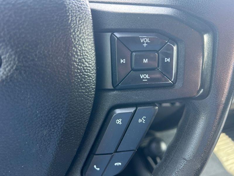 Ford Super Duty F-350 SRW Lariat 4WD SuperCab 168" WB 60" CA 2017