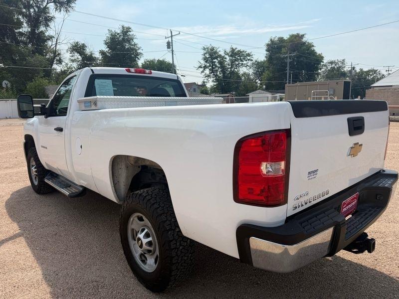Chevrolet Silverado 2500HD 4WD Reg Cab 133.7" Work Truck 2011