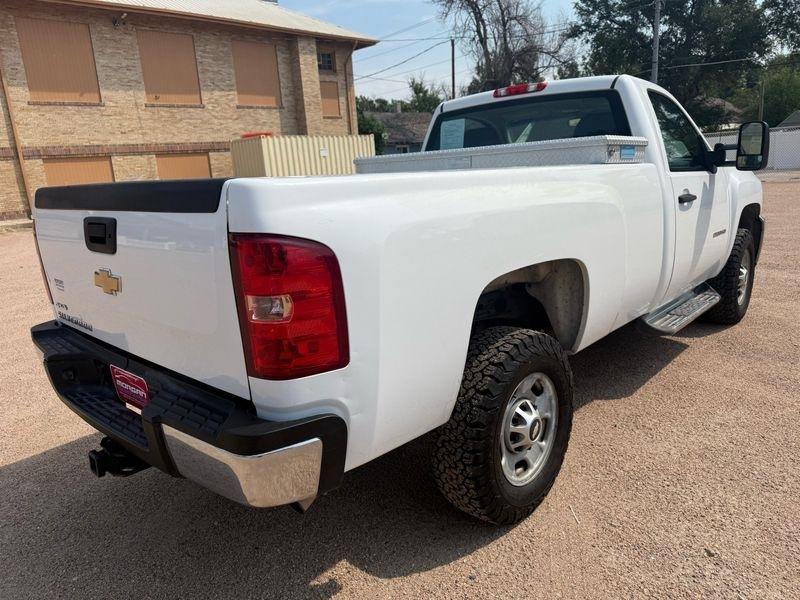 Chevrolet Silverado 2500HD 4WD Reg Cab 133.7" Work Truck 2011