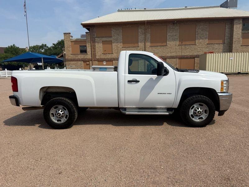 Chevrolet Silverado 2500HD 4WD Reg Cab 133.7" Work Truck 2011