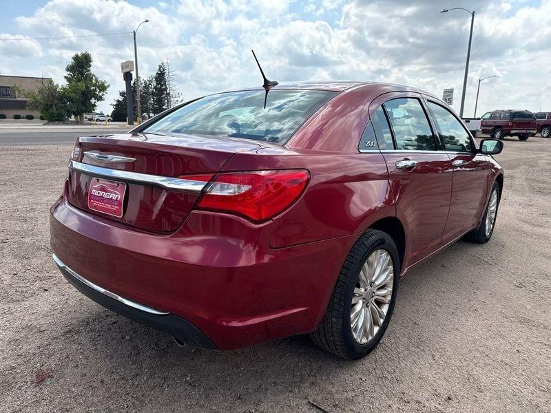 Chrysler 200 4dr Sdn Limited 2011