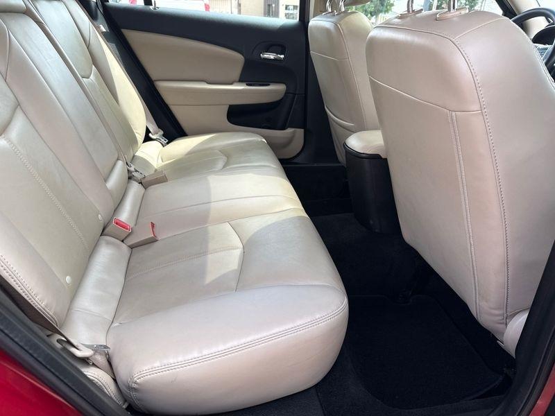 Chrysler 200 4dr Sdn Limited 2011
