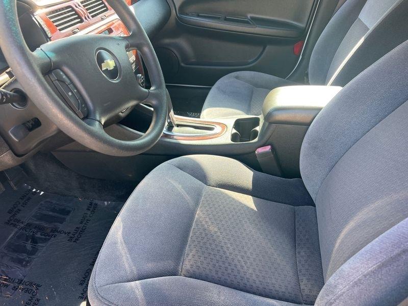 Chevrolet Impala 4dr Sdn LS 2010