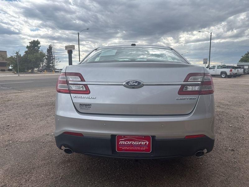 Ford Taurus Limited FWD 2019