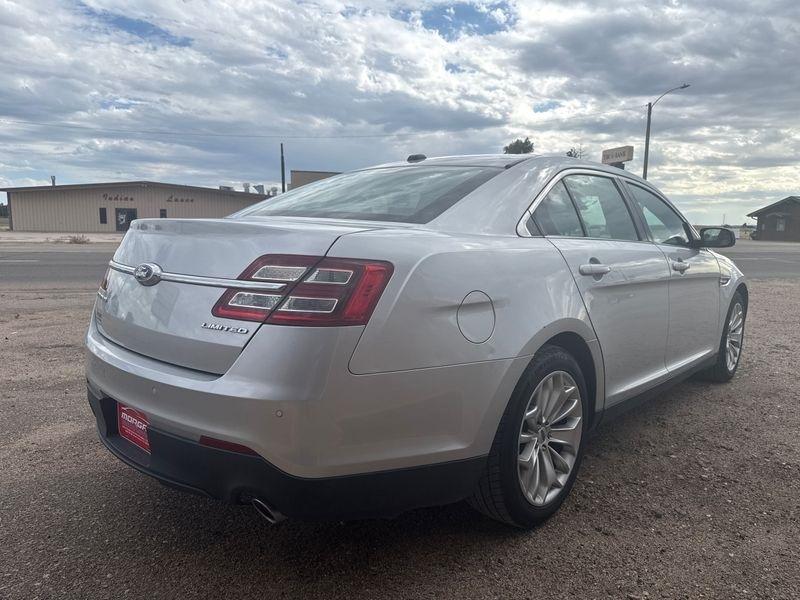 Ford Taurus Limited FWD 2019