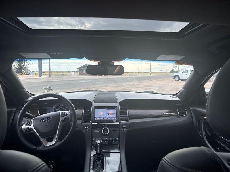 Ford Taurus Limited FWD 2019
