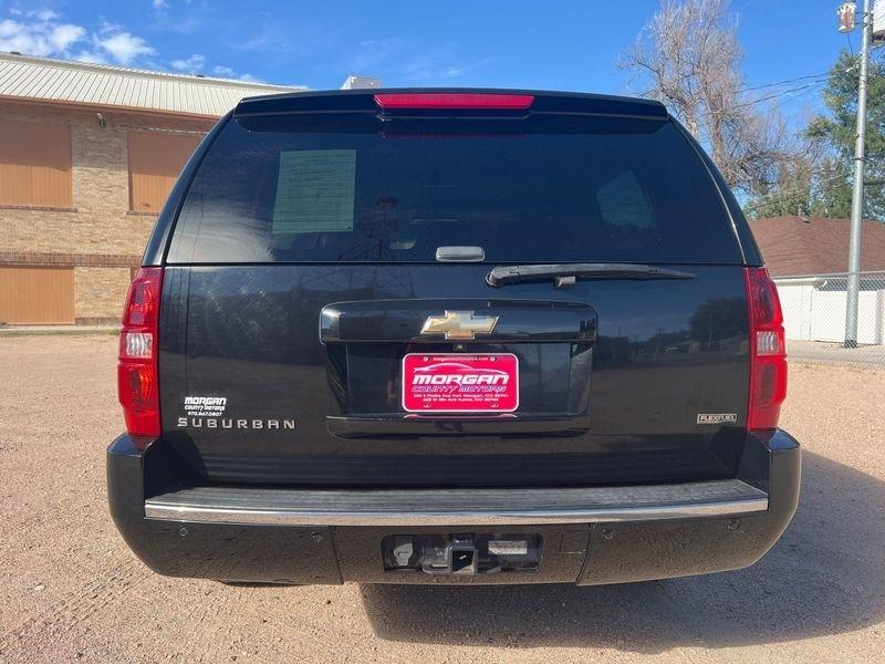 Chevrolet Suburban 4WD 4dr 1500 LTZ 2011