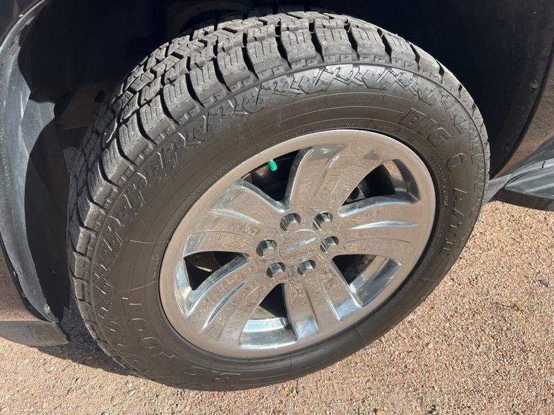 Chevrolet Suburban 4WD 4dr 1500 LTZ 2011