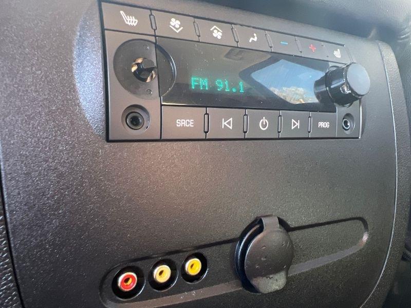 Chevrolet Suburban 4WD 4dr 1500 LTZ 2011