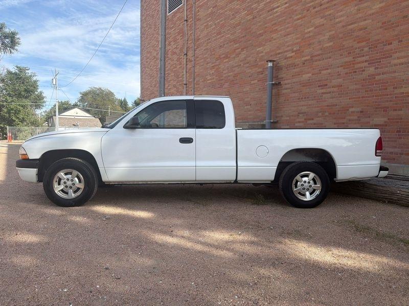 Dodge Dakota Club Cab 131" WB Sport 2001