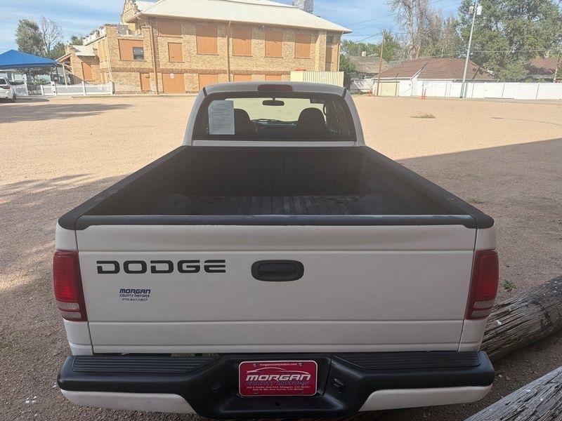 Dodge Dakota Club Cab 131" WB Sport 2001