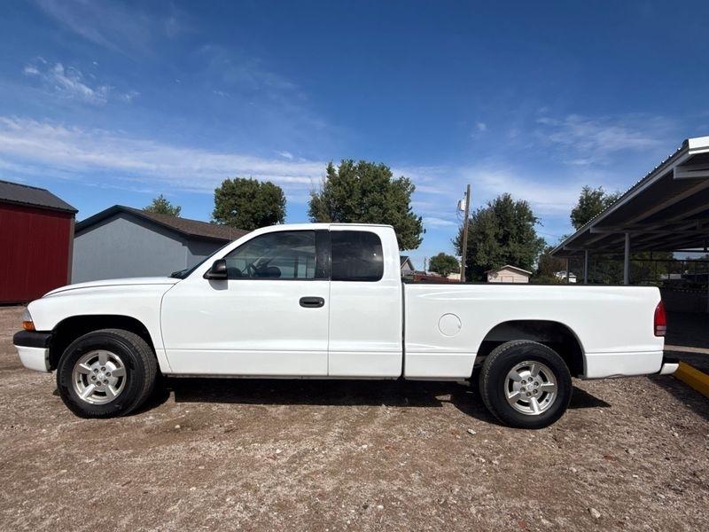 Dodge Dakota Club Cab 131" WB Sport 2001