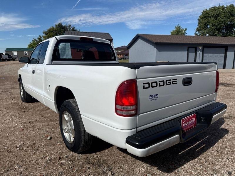 Dodge Dakota Club Cab 131" WB Sport 2001