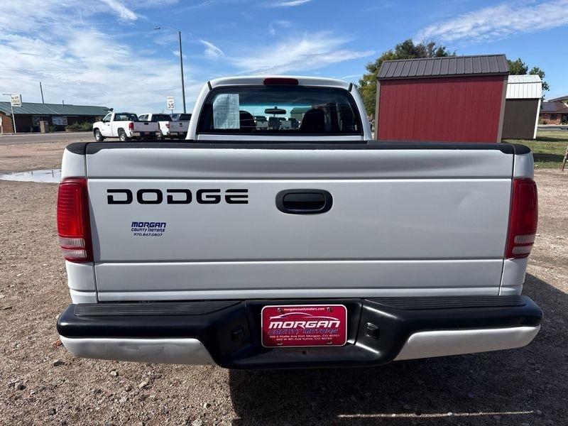 Dodge Dakota Club Cab 131" WB Sport 2001