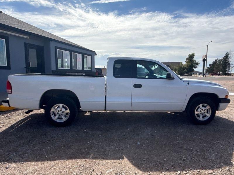Dodge Dakota Club Cab 131" WB Sport 2001