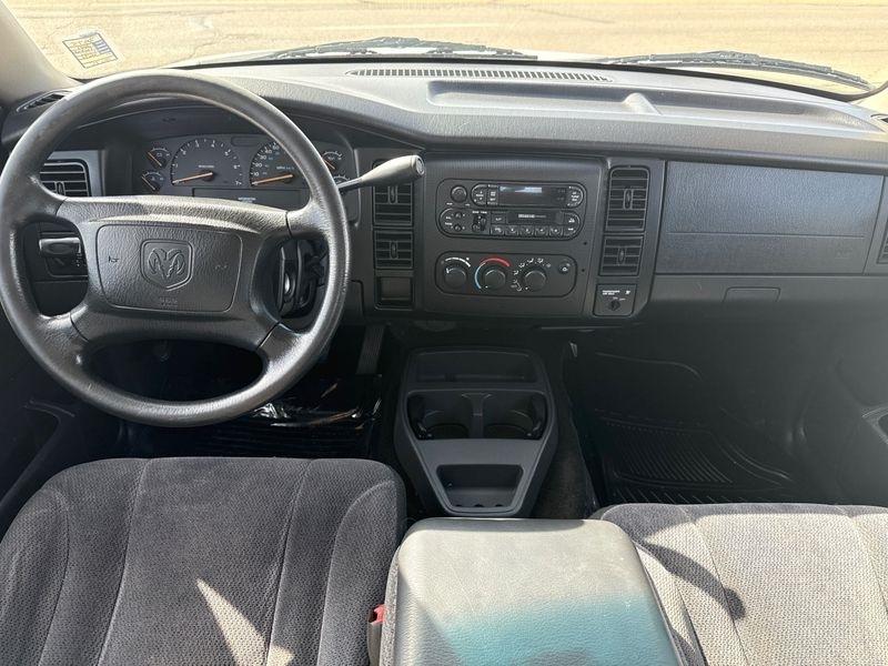 Dodge Dakota Club Cab 131" WB Sport 2001