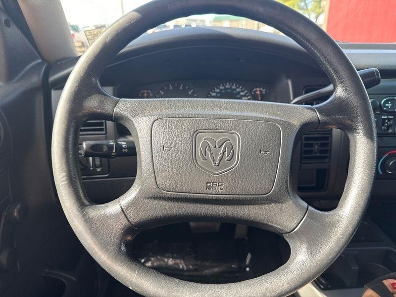 Dodge Dakota Club Cab 131" WB Sport 2001