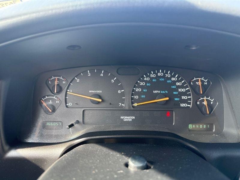Dodge Dakota Club Cab 131" WB Sport 2001