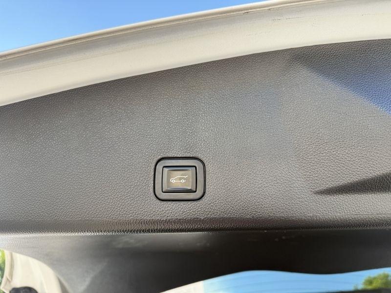 Cadillac SRX FWD 4dr Performance Collection 2016