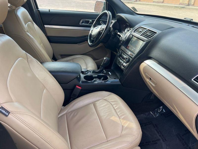 Ford Explorer XLT 4WD 2017