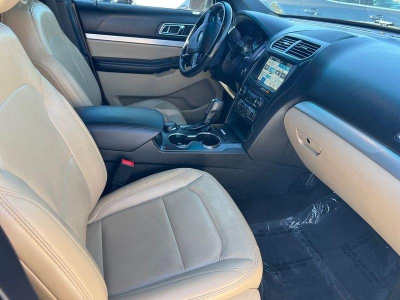 Ford Explorer XLT 4WD 2017