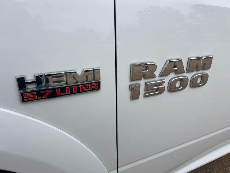 RAM 1500 4WD Crew Cab 140.5" Laramie 2014