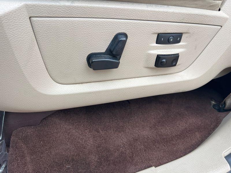 RAM 1500 4WD Crew Cab 140.5" Laramie 2014