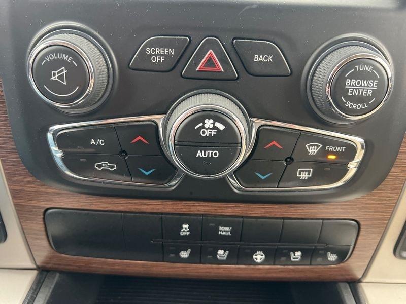 RAM 1500 4WD Crew Cab 140.5" Laramie 2014