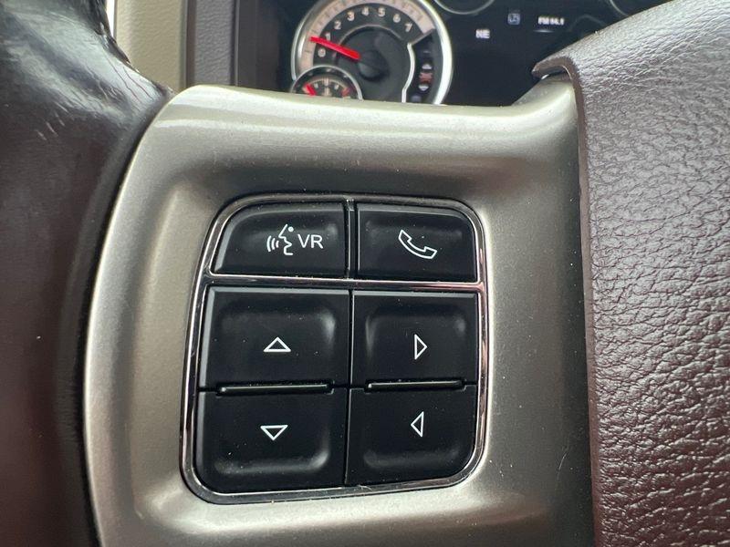 RAM 1500 4WD Crew Cab 140.5" Laramie 2014