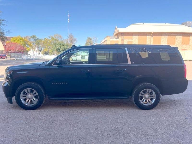 Chevrolet Suburban 4WD 4dr 1500 LT 2019