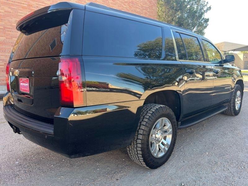 Chevrolet Suburban 4WD 4dr 1500 LT 2019