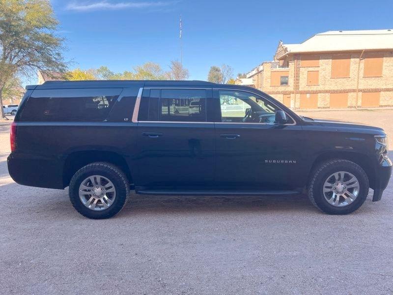 Chevrolet Suburban 4WD 4dr 1500 LT 2019