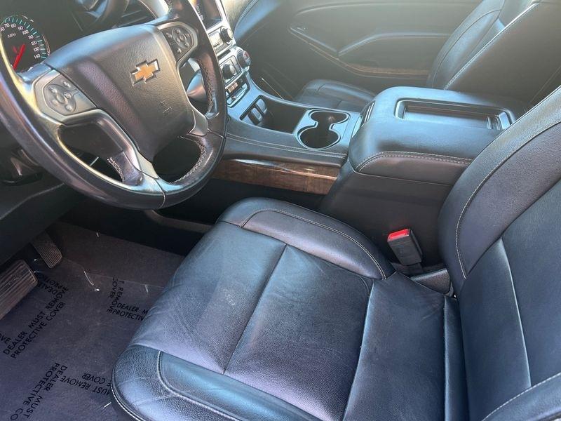 Chevrolet Suburban 4WD 4dr 1500 LT 2019