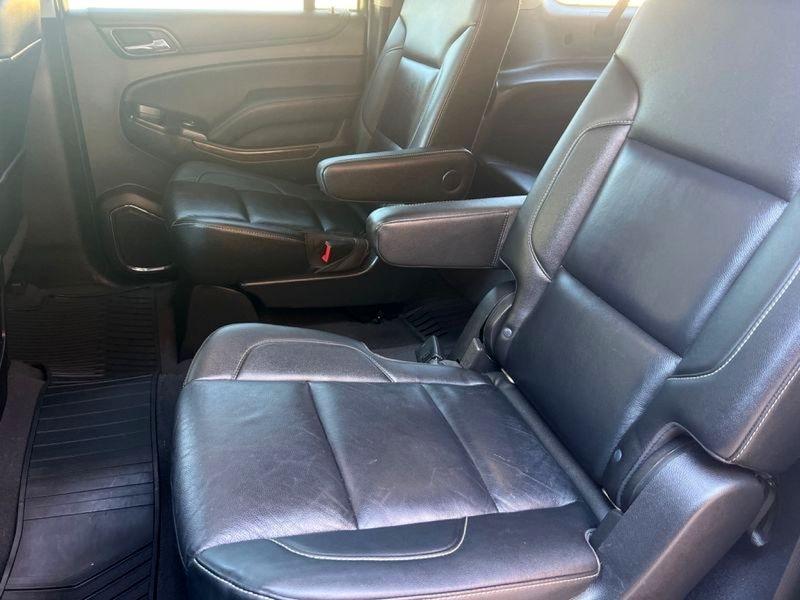 Chevrolet Suburban 4WD 4dr 1500 LT 2019