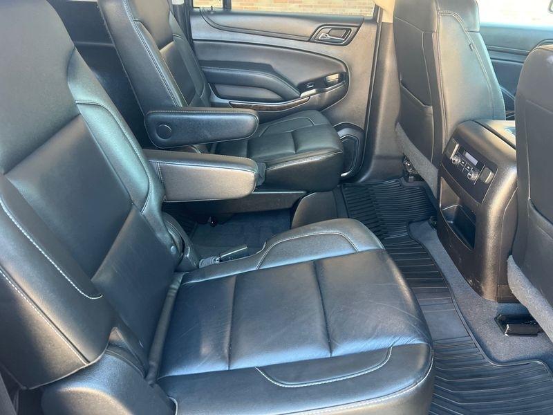 Chevrolet Suburban 4WD 4dr 1500 LT 2019