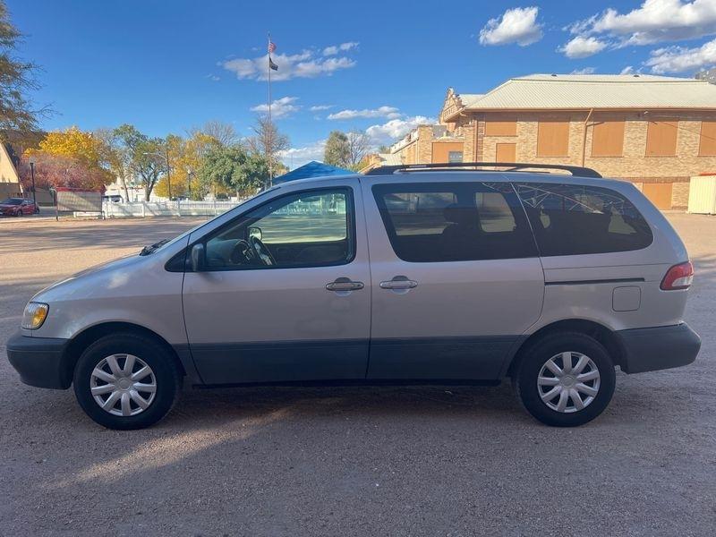 Toyota Sienna 5dr XLE (Natl) 2002
